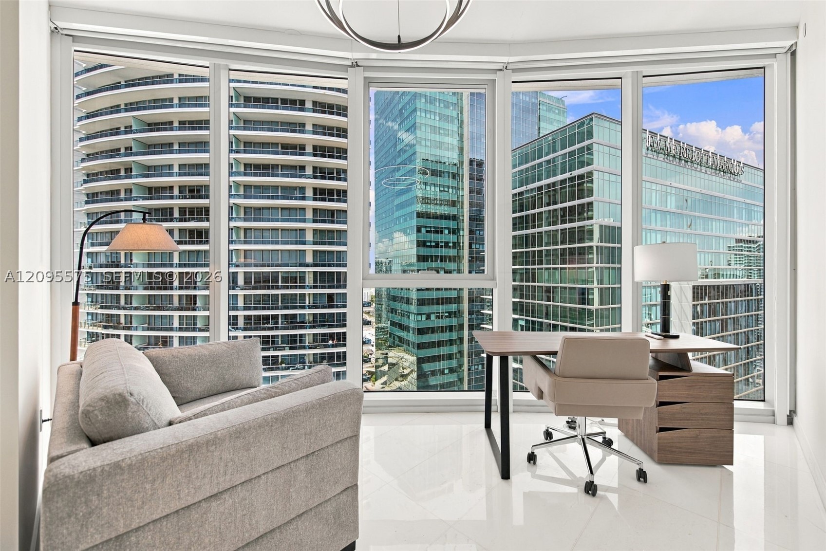image Aston Martin Residences21