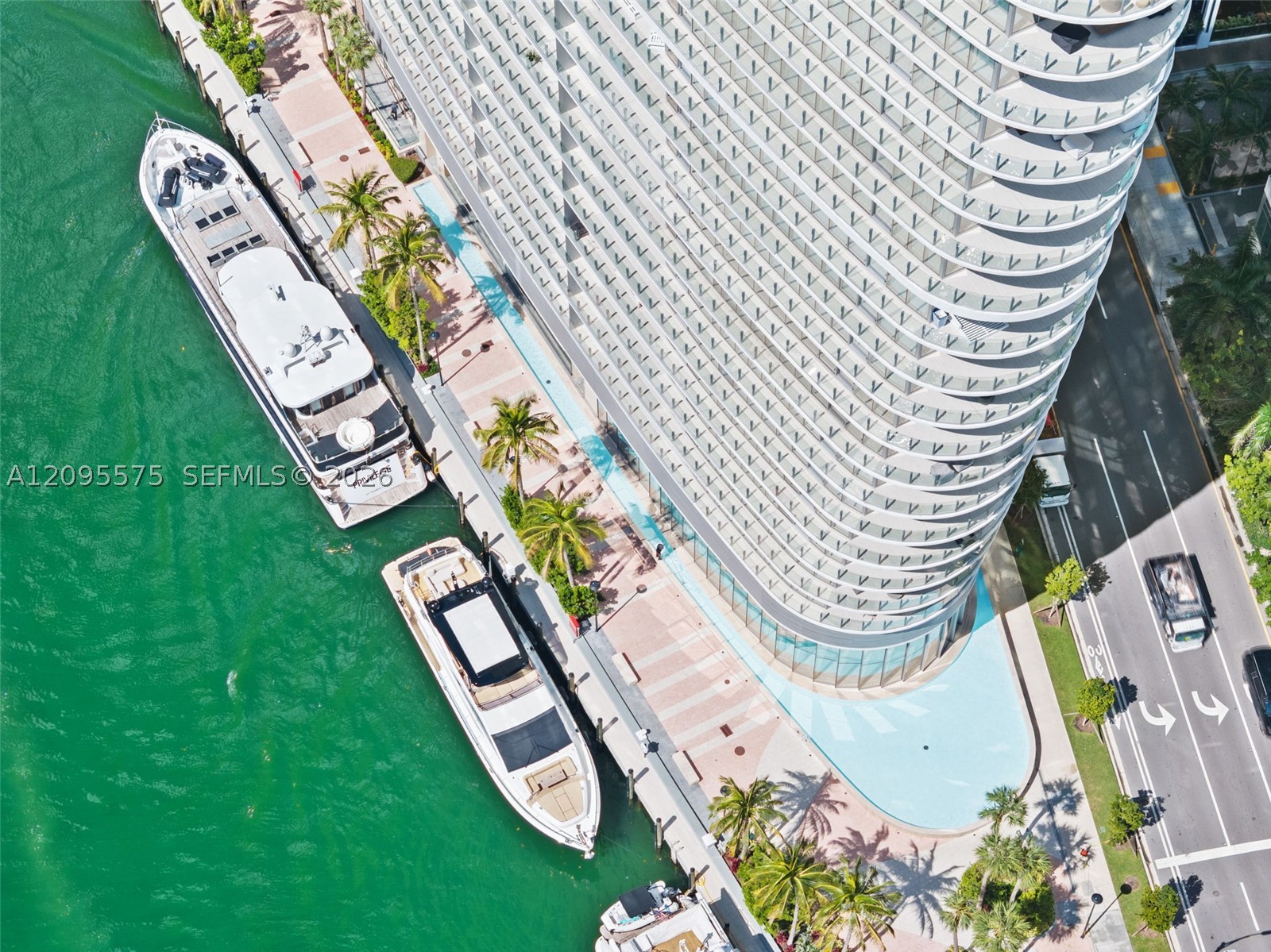image Aston Martin Residences27