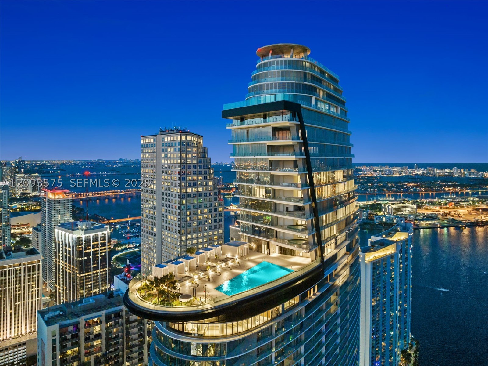 image Aston Martin Residences28