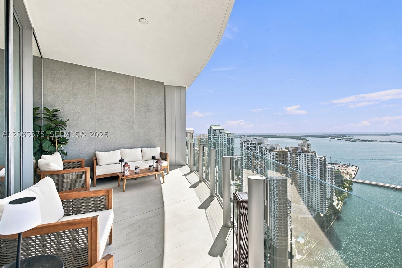 image Aston Martin Residences2