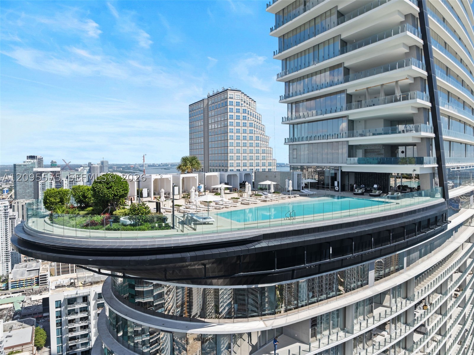 image Aston Martin Residences29