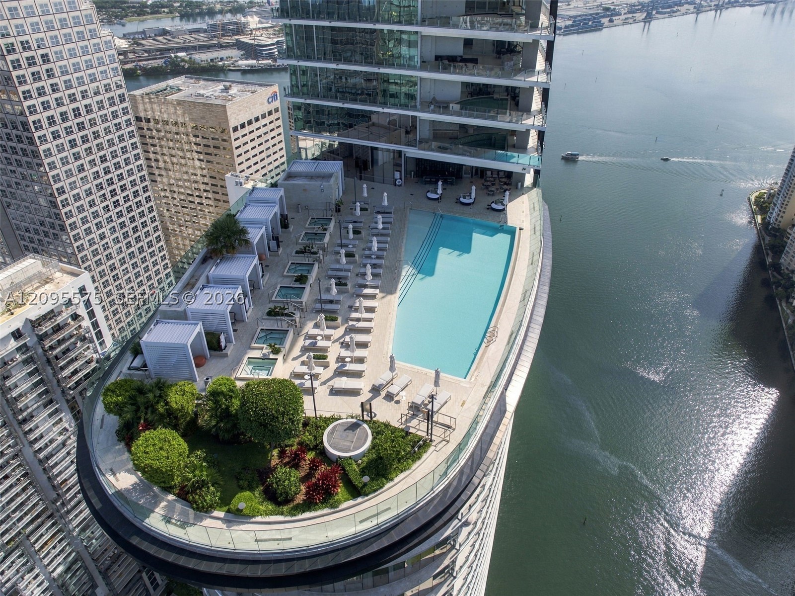 image Aston Martin Residences31