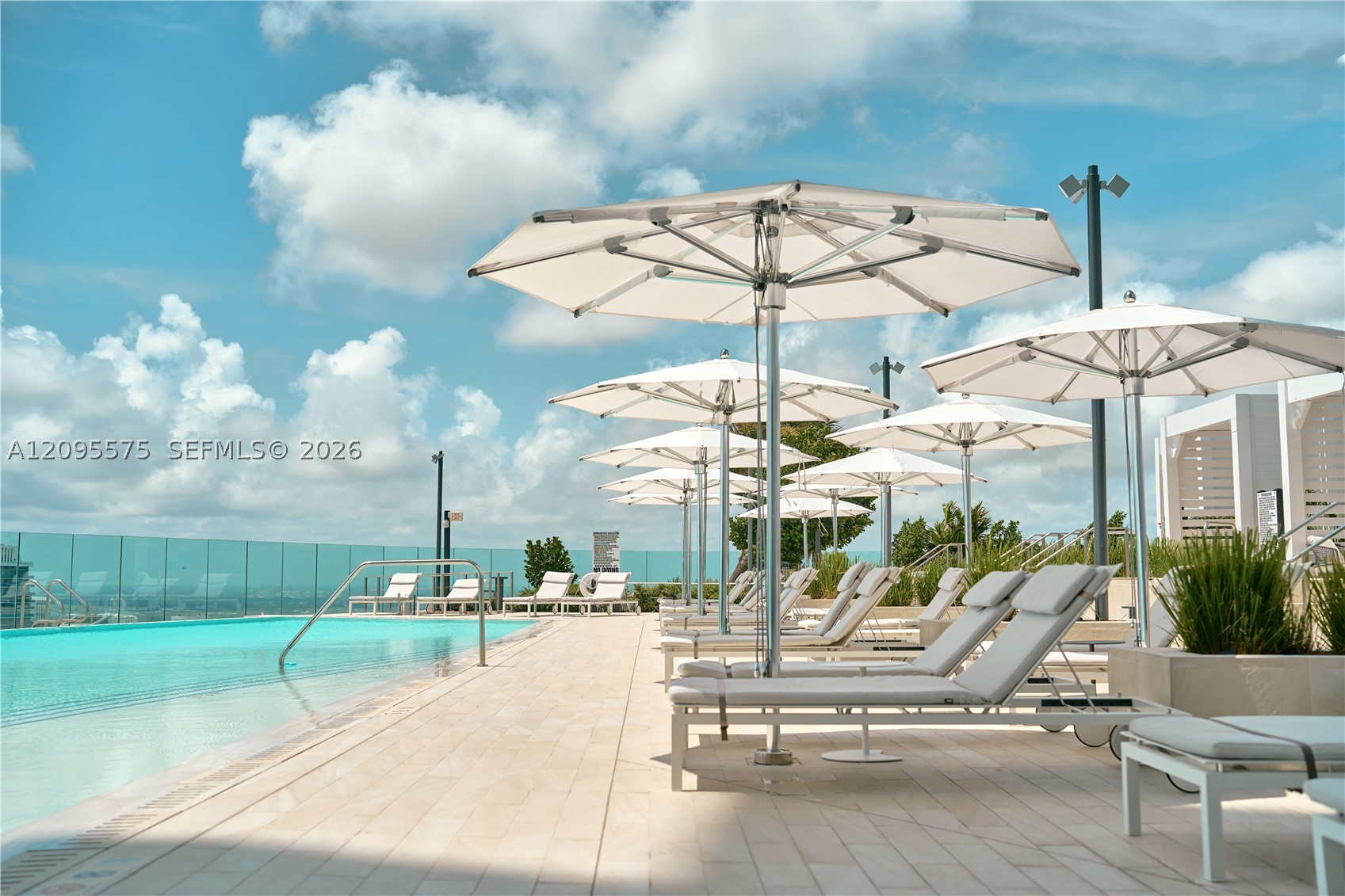 image Aston Martin Residences33