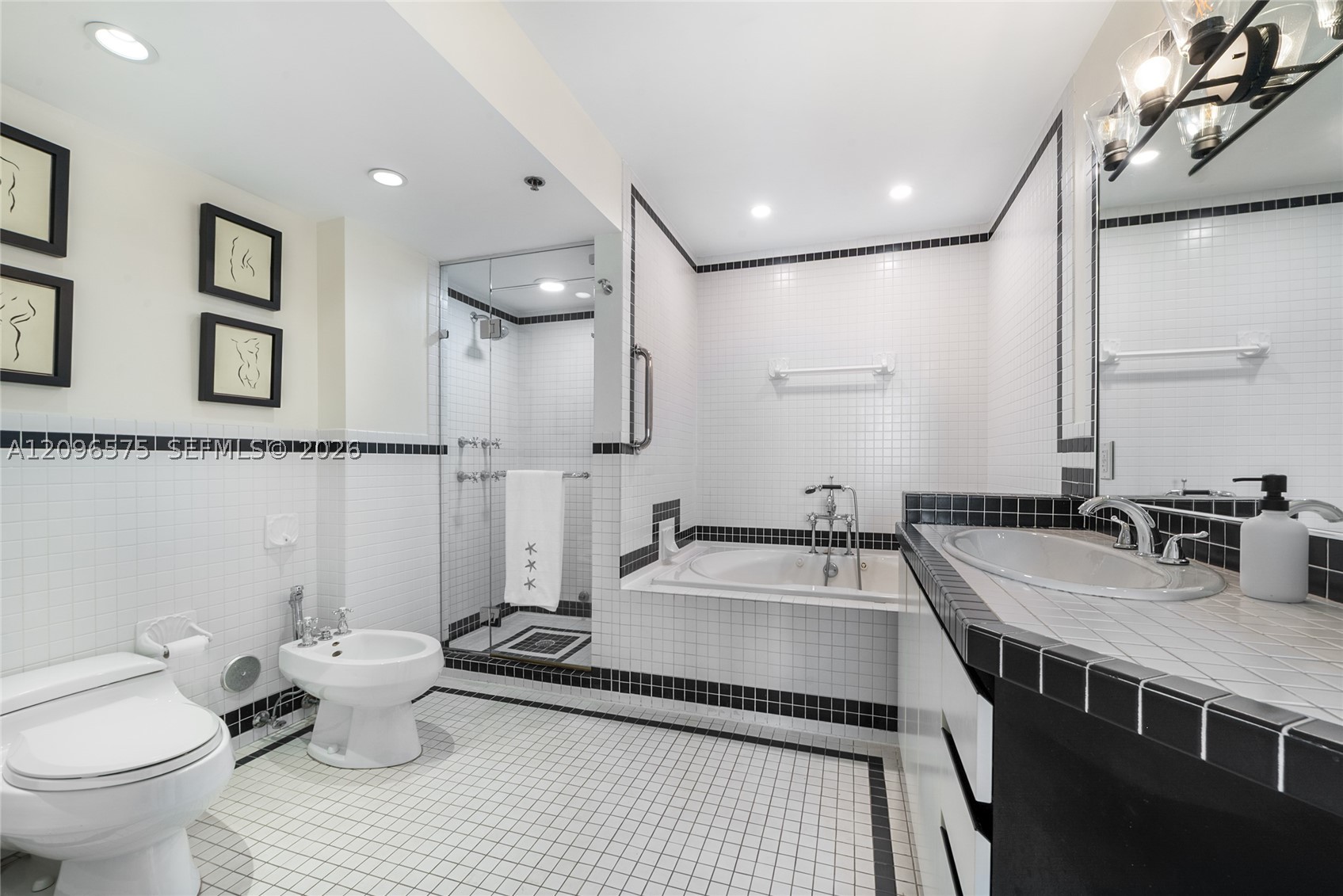 1330 Ocean Dr #R5D Miami Beach, FL 33139