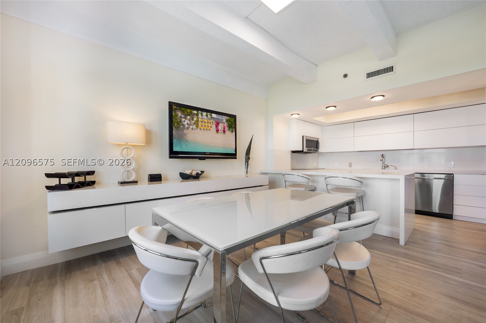 1330 Ocean Dr #R5D Miami Beach, FL 33139