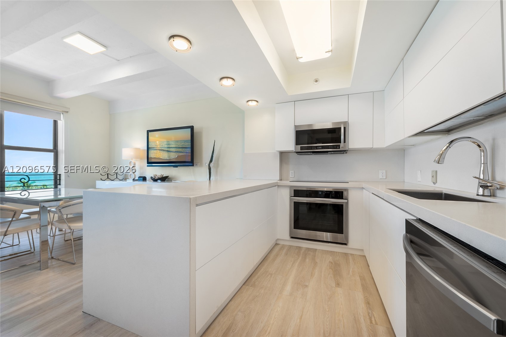 1330 Ocean Dr #R5D Miami Beach, FL 33139