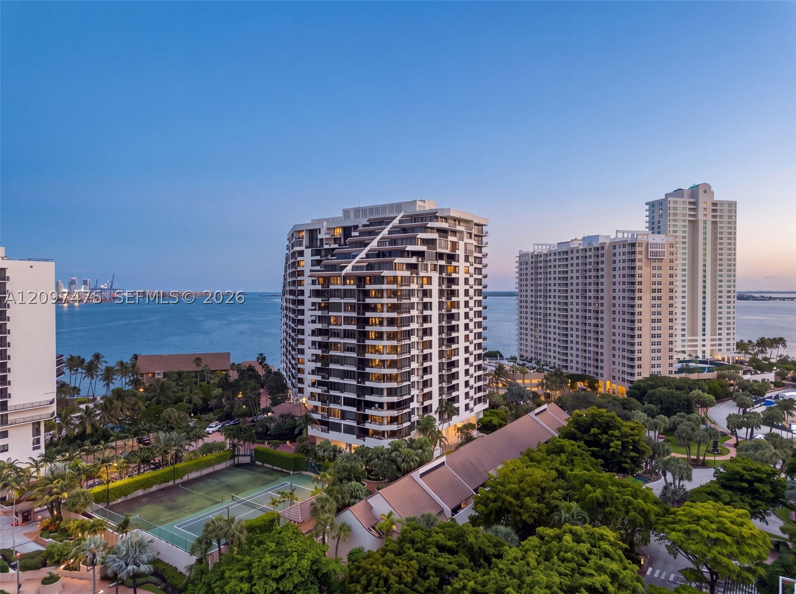 520 Brickell Key Dr #A721