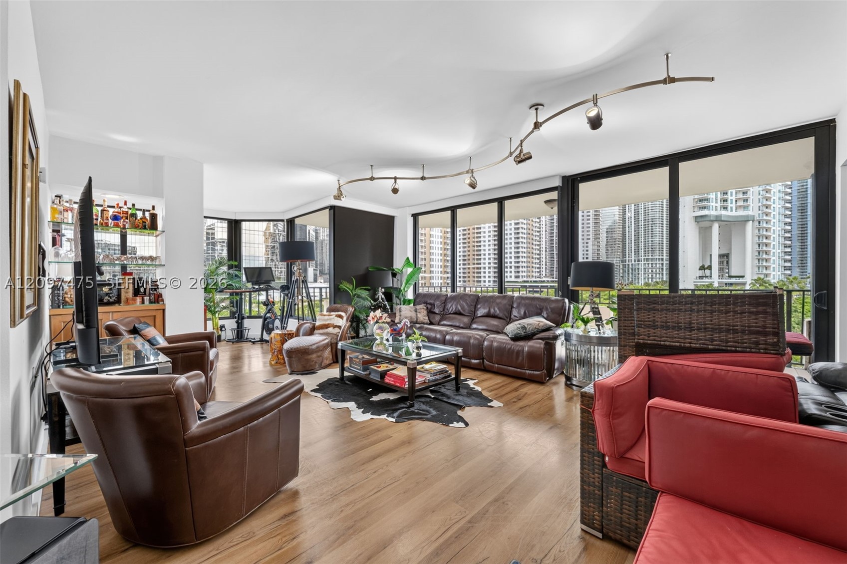 image Brickell Key One9