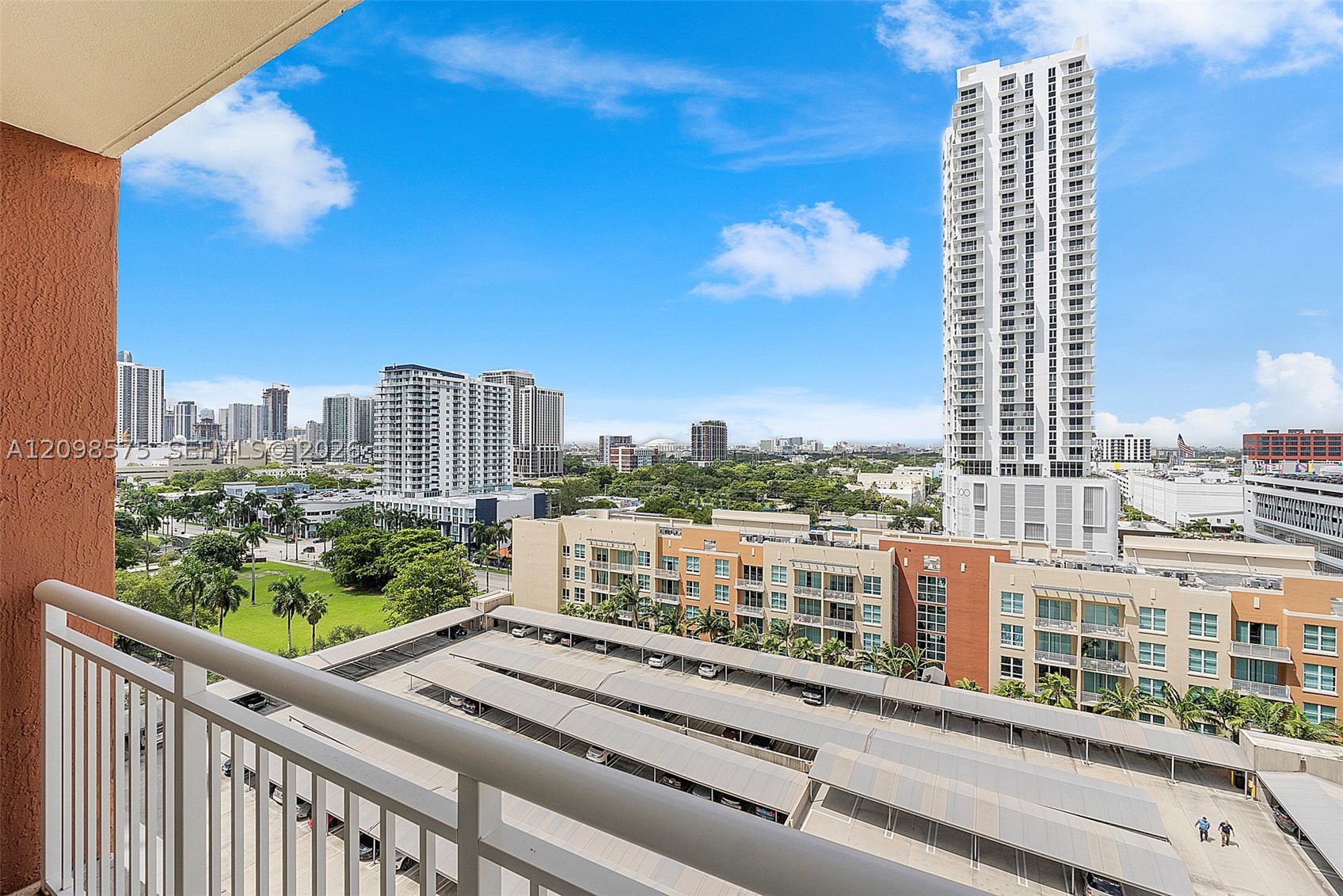 image Cite on the Bay East30