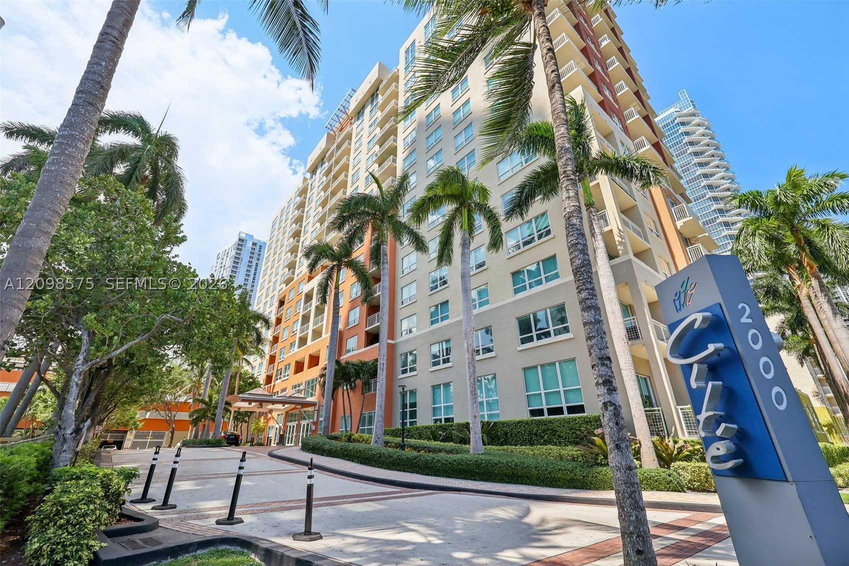 image Cite on the Bay East32