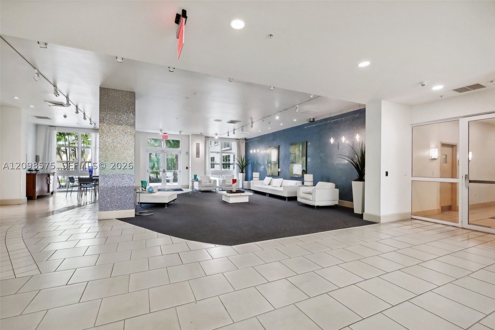 image Cite on the Bay East35