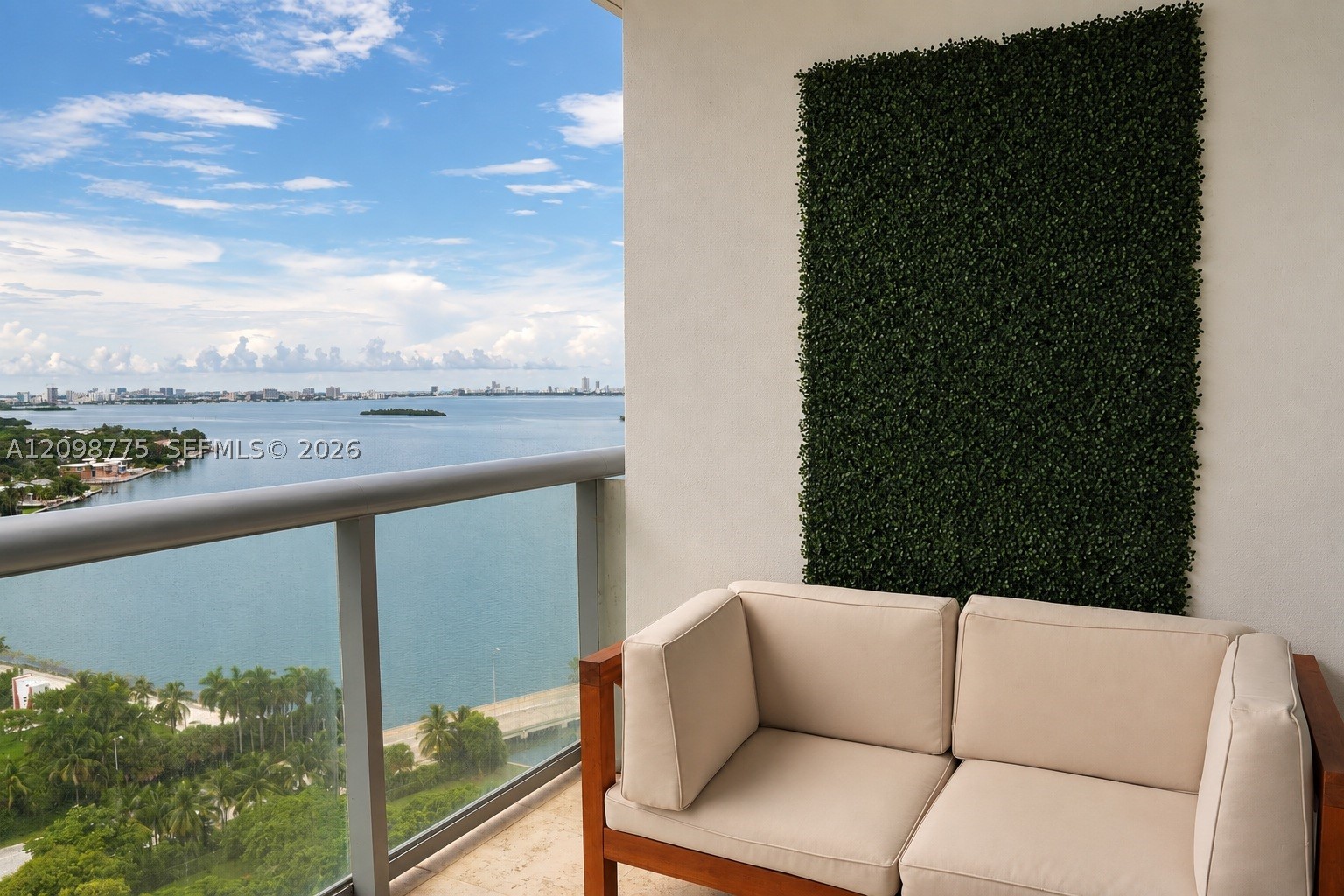 image Blue on the Bay14