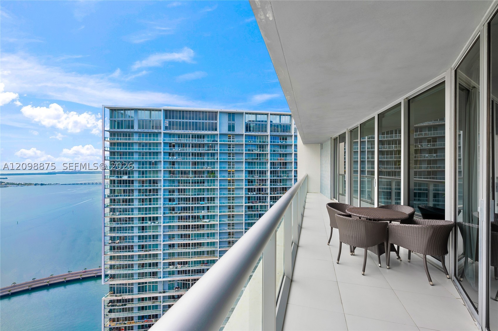 image Icon Brickell I10
