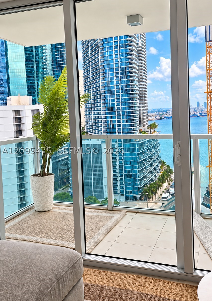 image Brickell on the River North1
