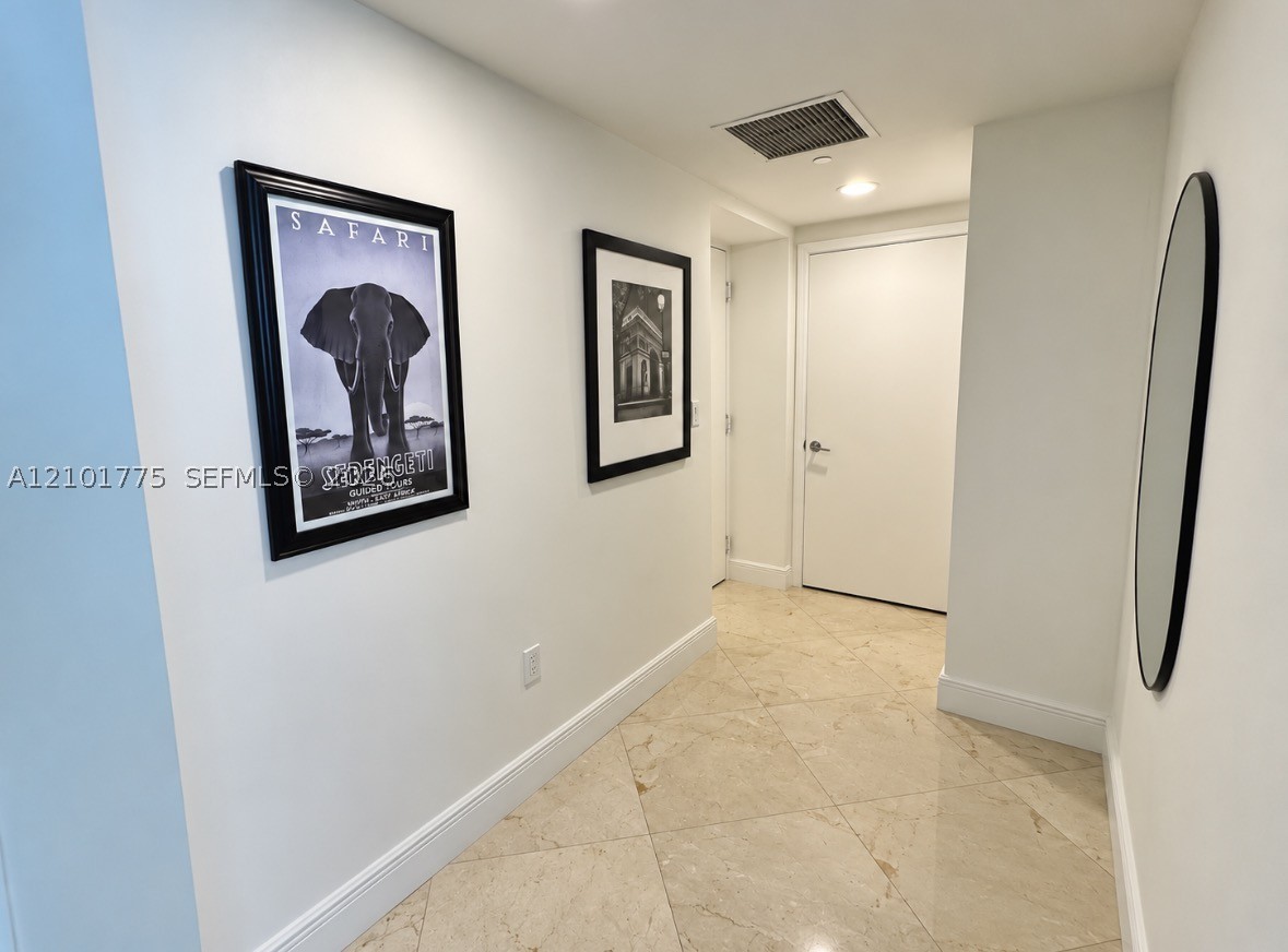 image 500 Brickell East11