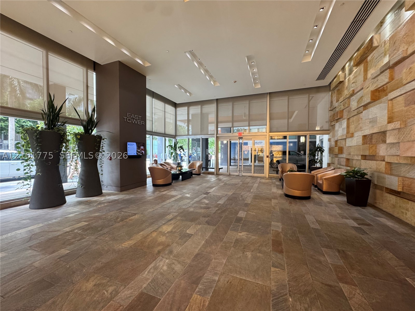 image 500 Brickell East18