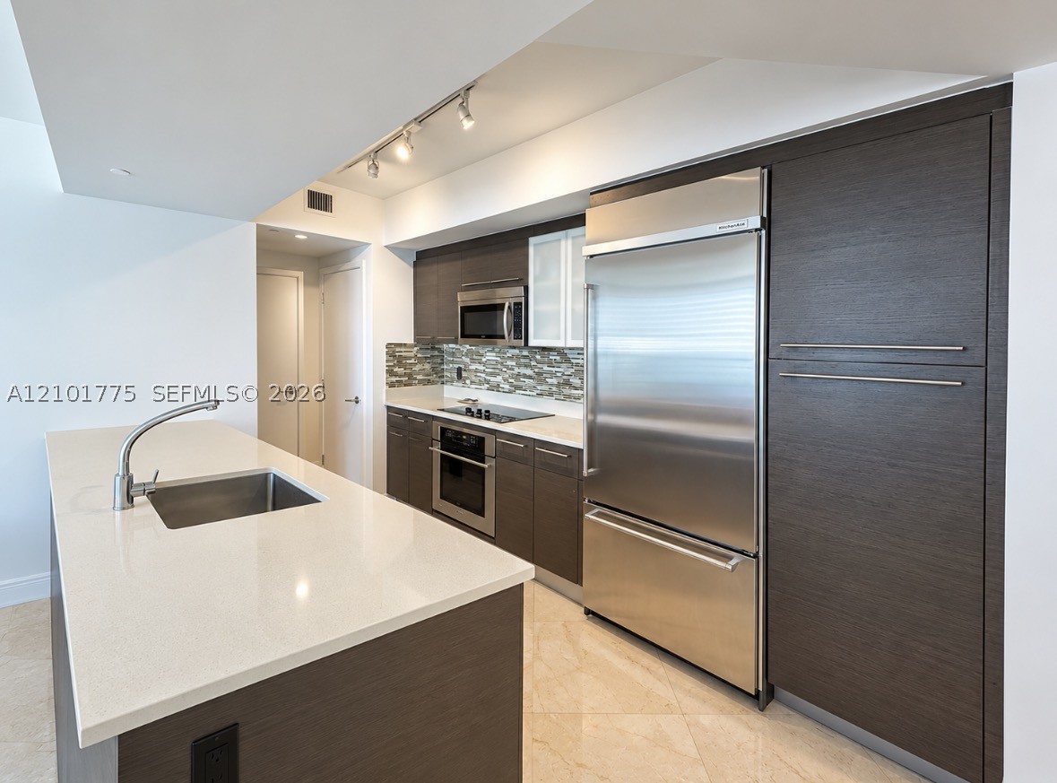 image 500 Brickell East3
