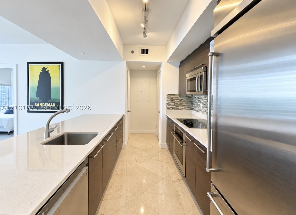 image 500 Brickell East5