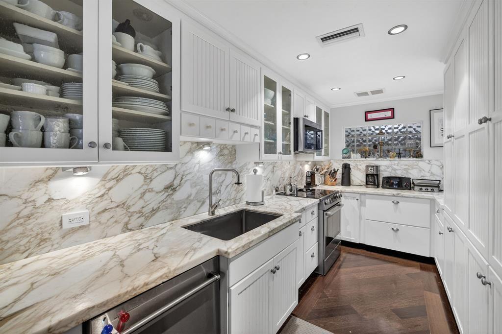 210 Washingtonia Fort Lauderdale, FL 33308