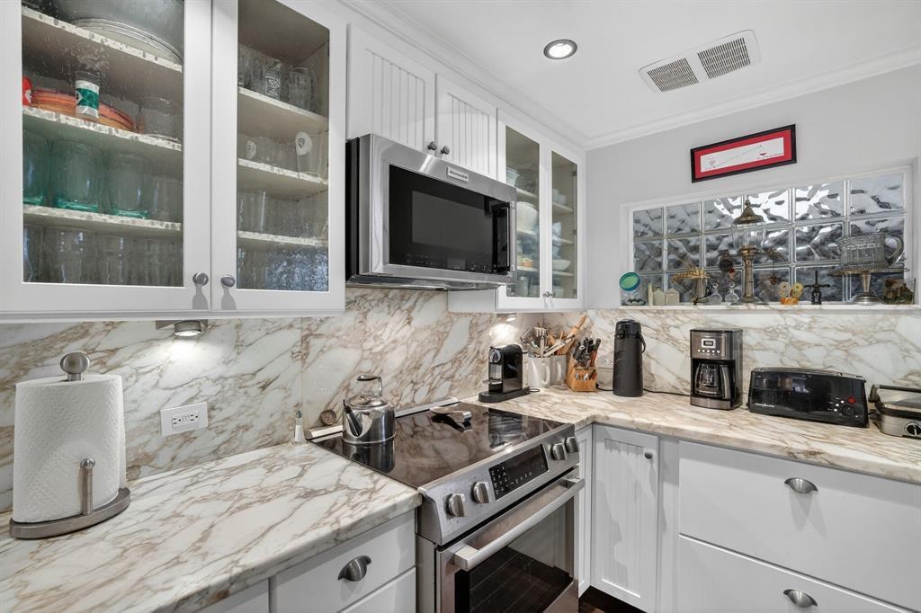 210 Washingtonia Fort Lauderdale, FL 33308