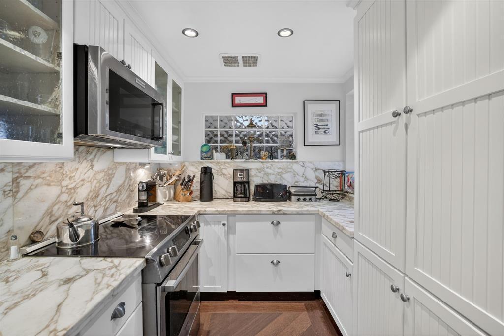 210 Washingtonia Fort Lauderdale, FL 33308