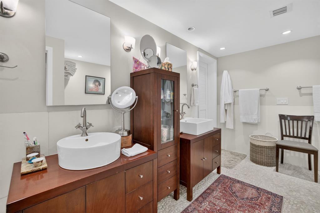 210 Washingtonia Fort Lauderdale, FL 33308