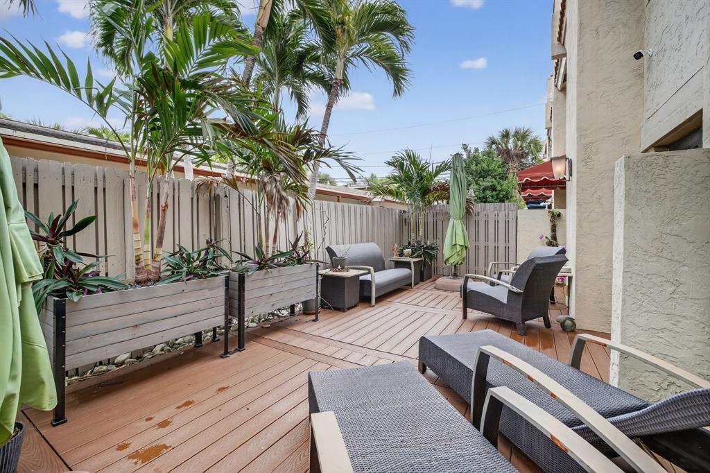 210 Washingtonia Fort Lauderdale, FL 33308