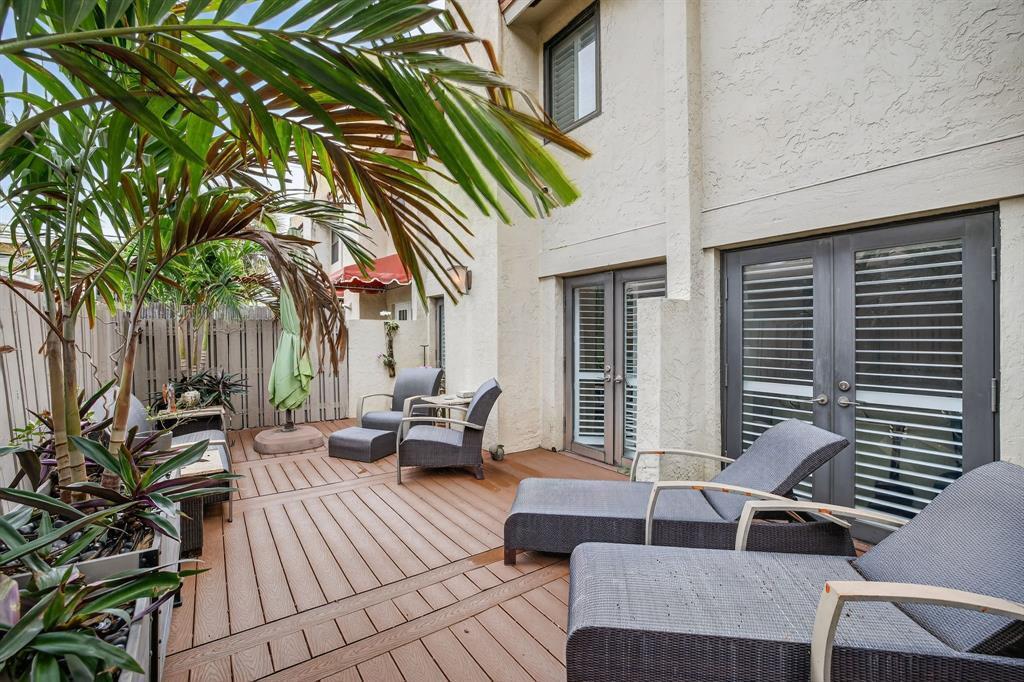 210 Washingtonia Fort Lauderdale, FL 33308