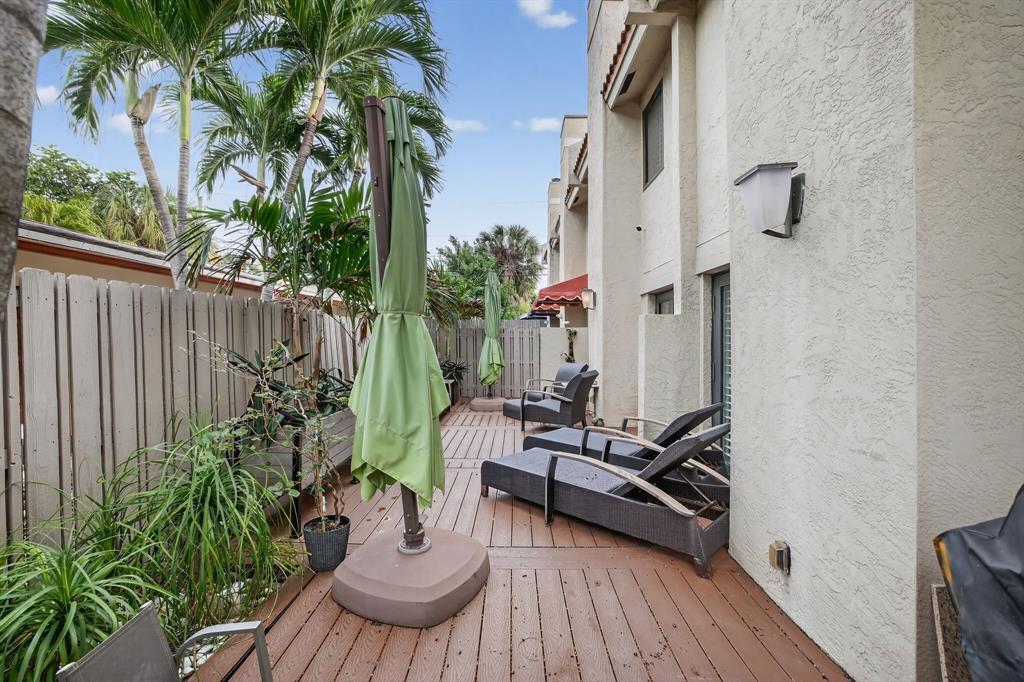 210 Washingtonia Fort Lauderdale, FL 33308