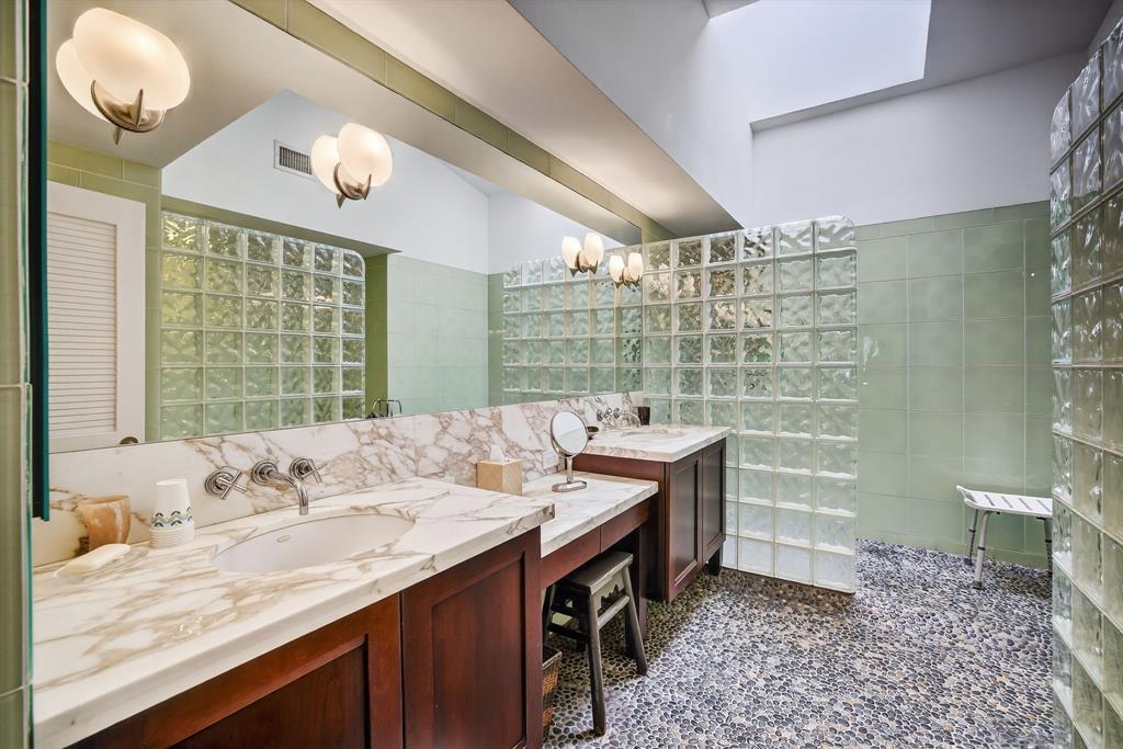 210 Washingtonia Fort Lauderdale, FL 33308