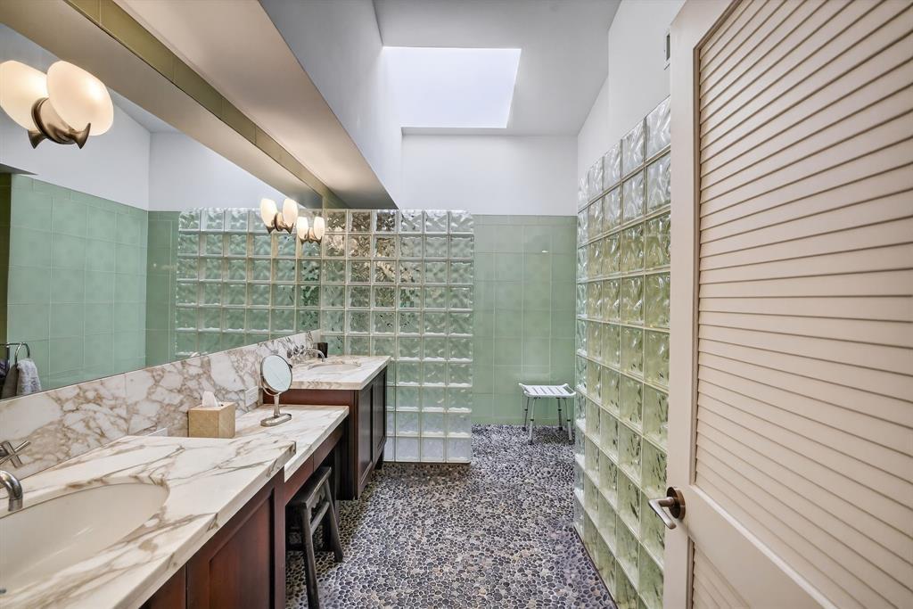 210 Washingtonia Fort Lauderdale, FL 33308