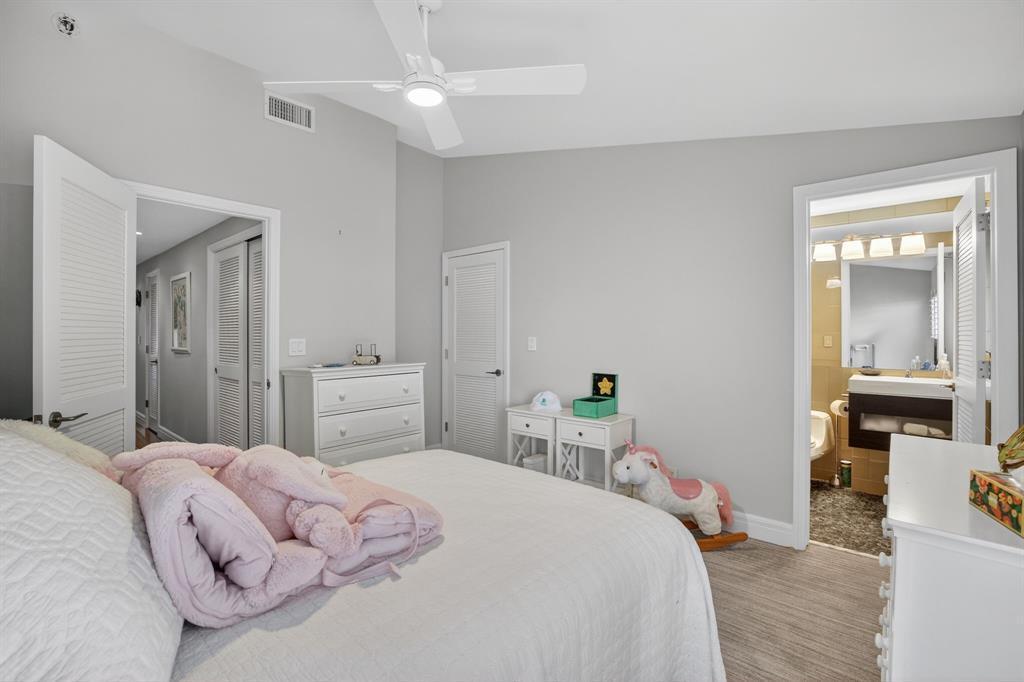 210 Washingtonia Fort Lauderdale, FL 33308