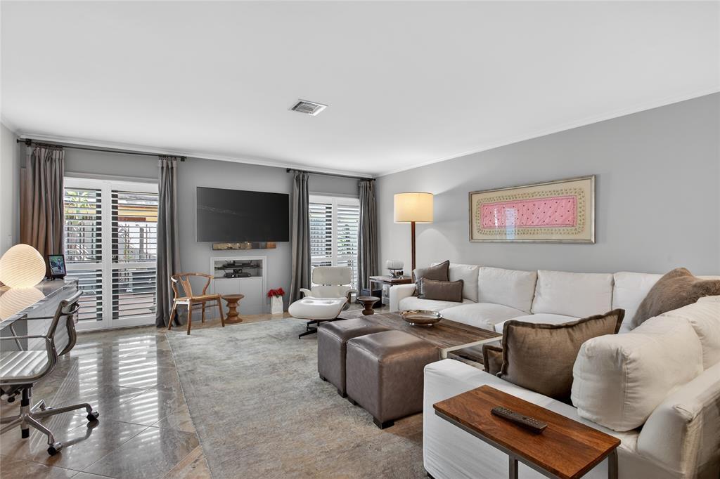 210 Washingtonia Fort Lauderdale, FL 33308