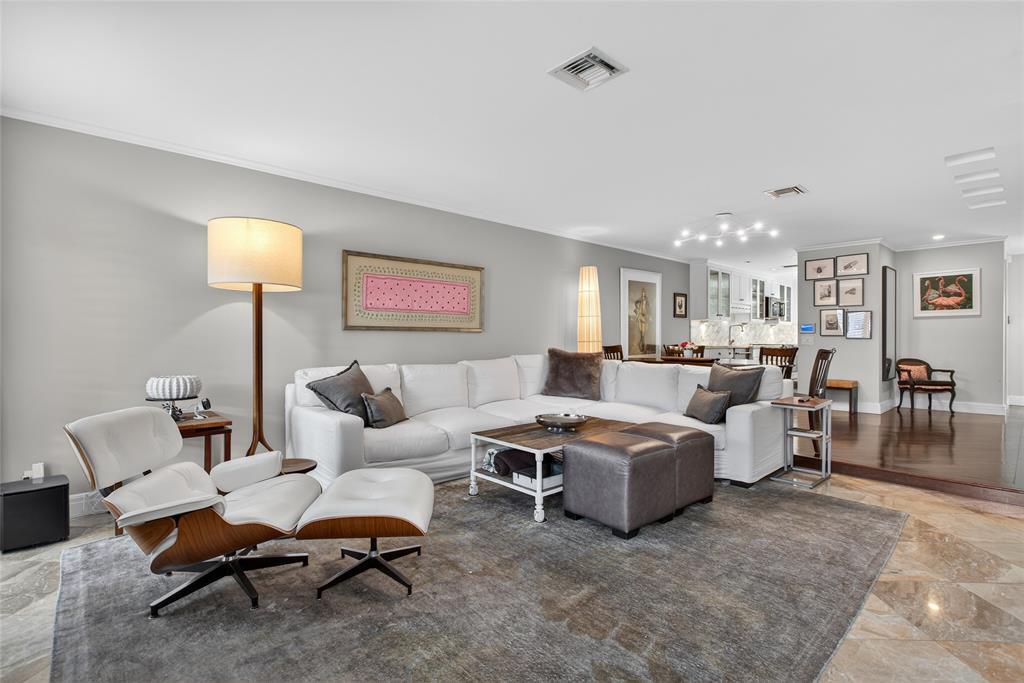 210 Washingtonia Fort Lauderdale, FL 33308