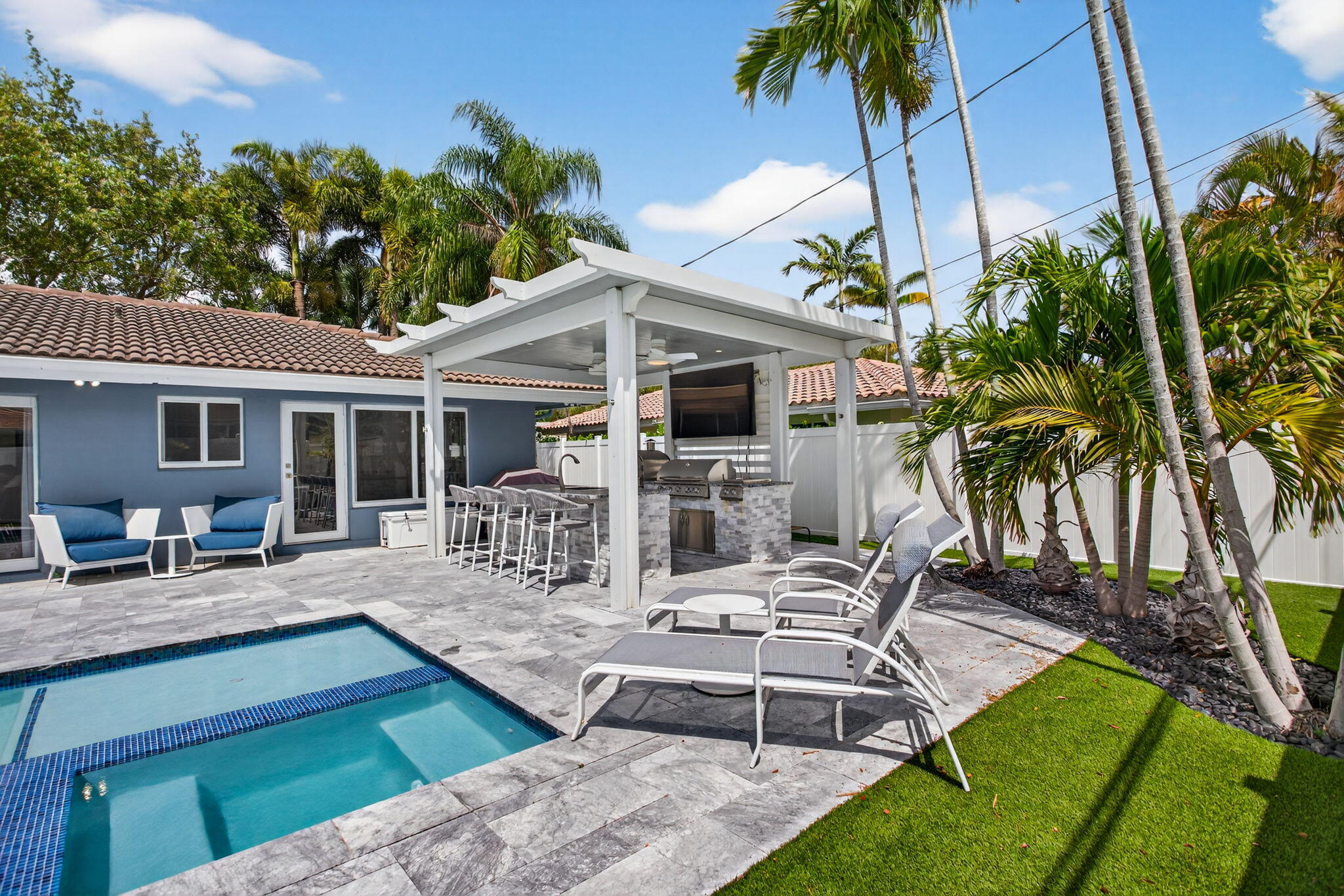 2732 NE 35th Fort Lauderdale, FL 33308