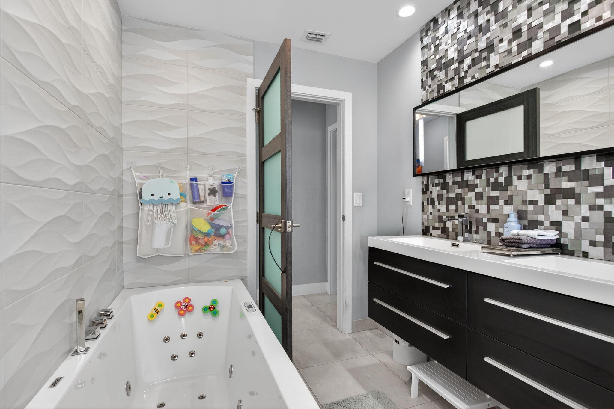 2732 NE 35th Fort Lauderdale, FL 33308