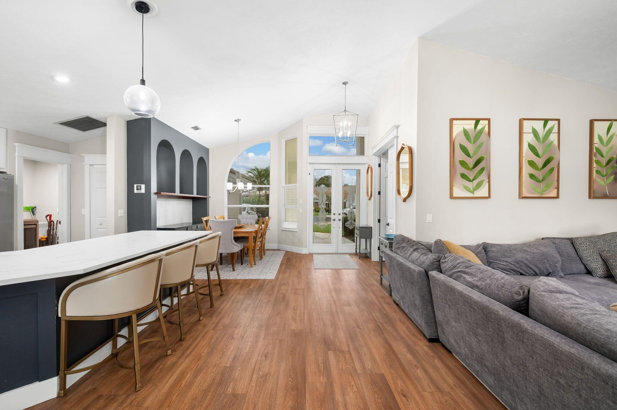 407 SW Locust Port St Lucie, FL 34986