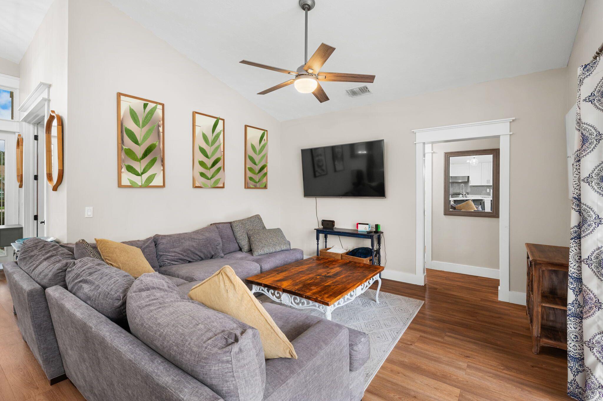 407 SW Locust Port St Lucie, FL 34986