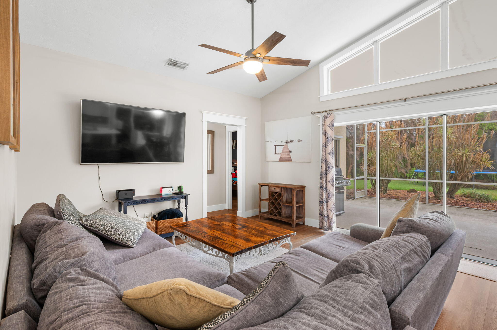 407 SW Locust Port St Lucie, FL 34986