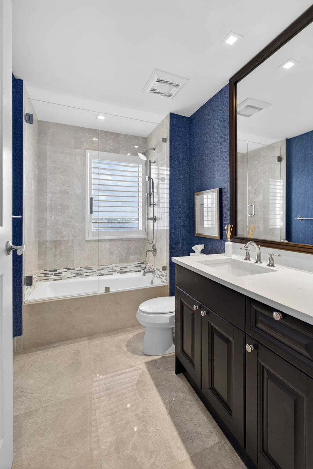 2700 N Ocean #1401a Riviera Beach, FL 33404