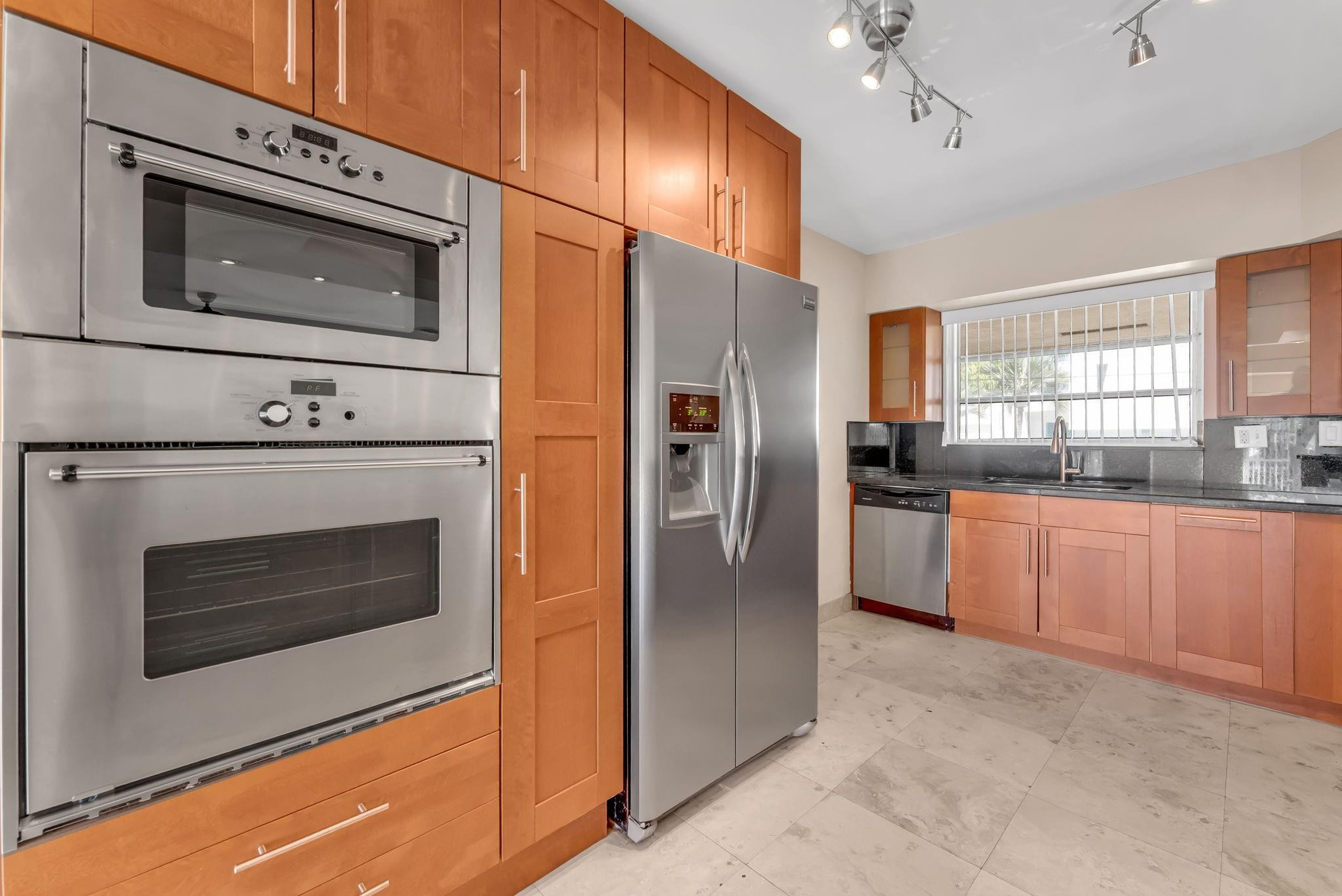 2940 NE 19th Pompano Beach, FL 33062