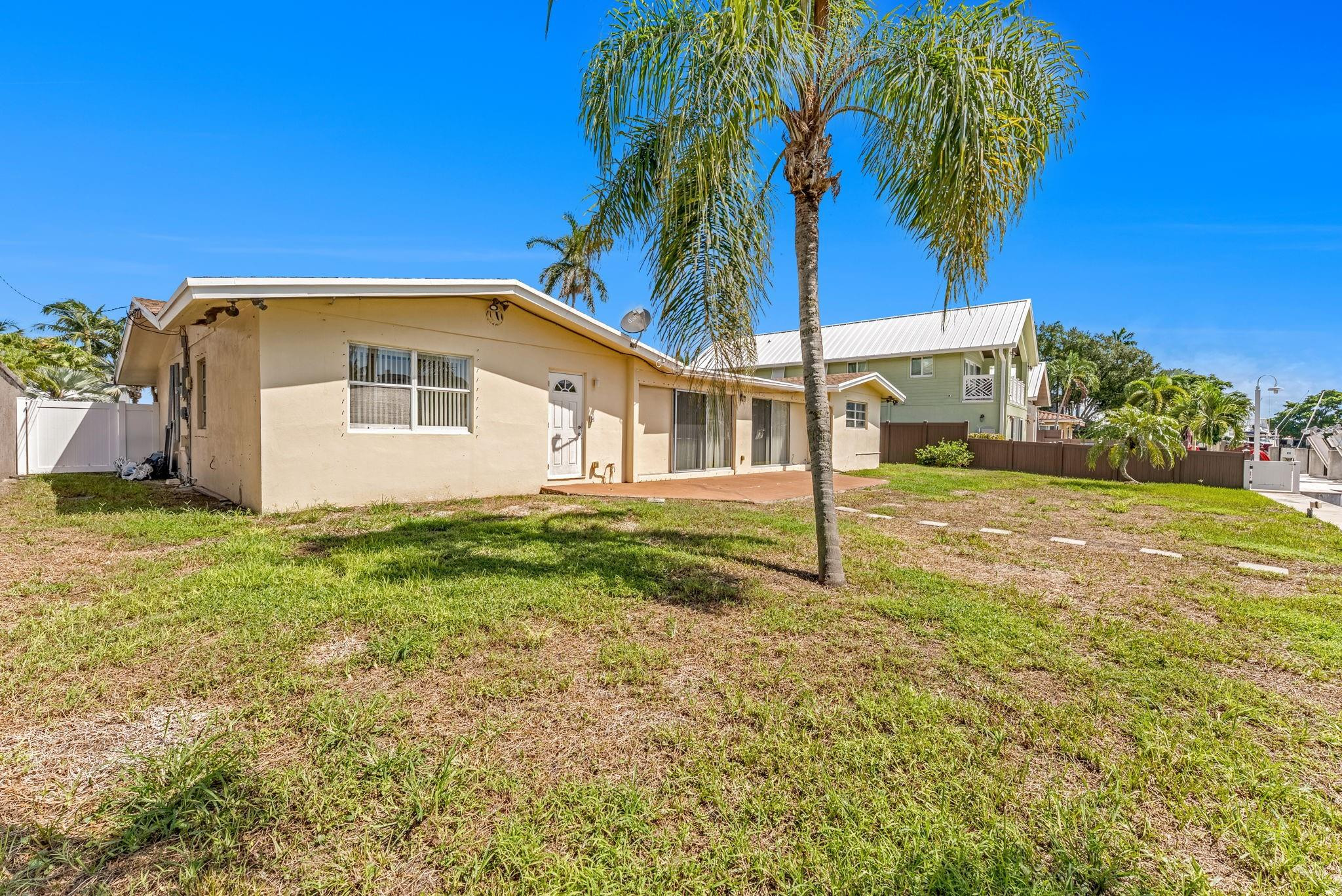 2940 NE 19th Pompano Beach, FL 33062