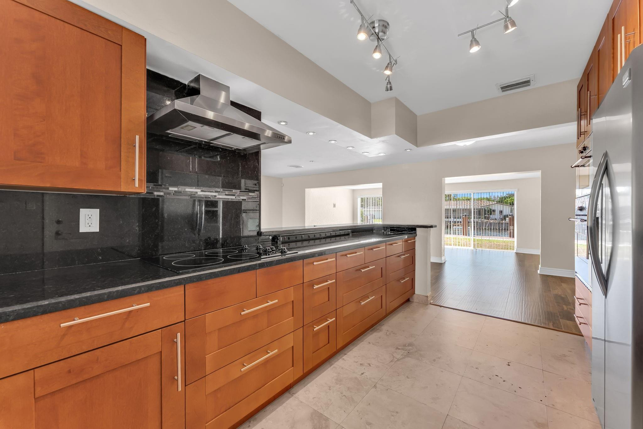 2940 NE 19th Pompano Beach, FL 33062