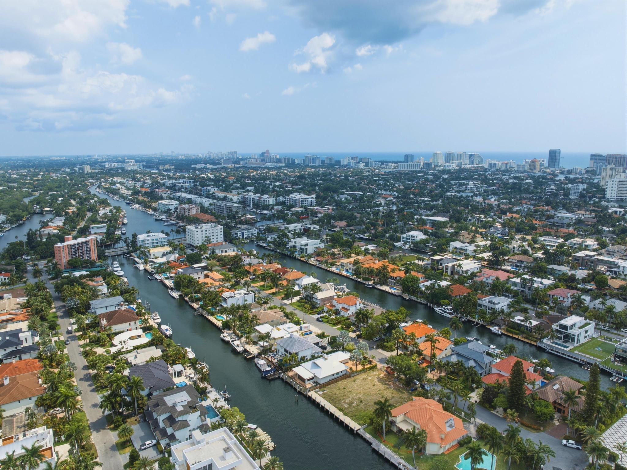 449 Bontona Fort Lauderdale, FL 33301