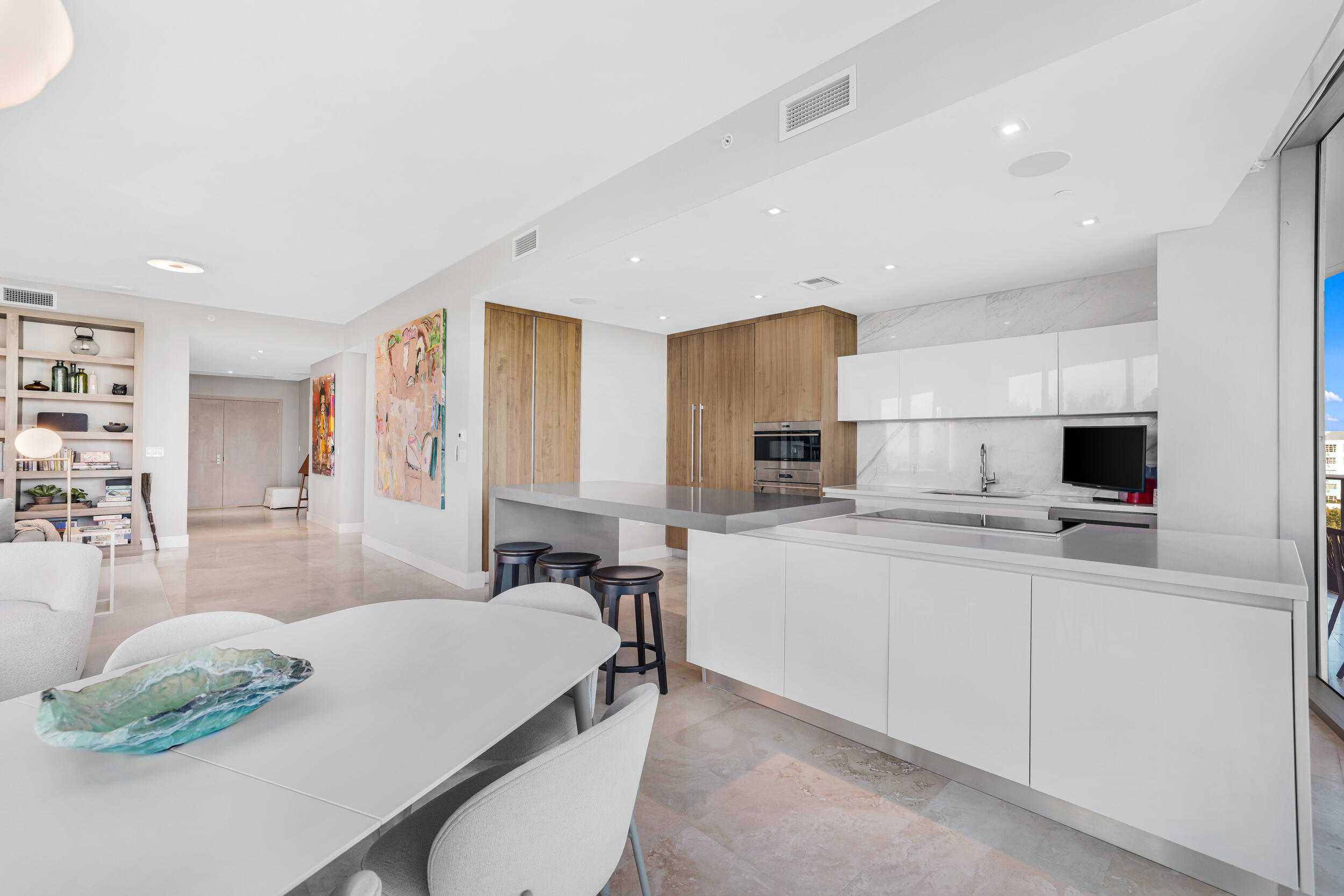 701 N Fort Lauderdale Bch #406 Fort Lauderdale, FL 33304