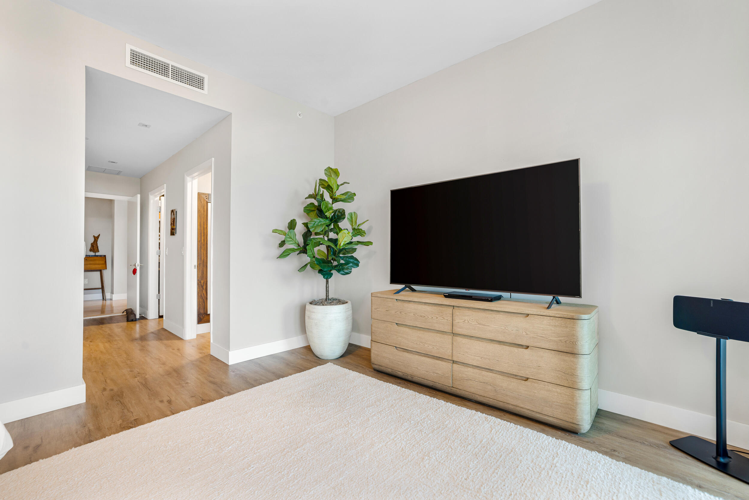 701 N Fort Lauderdale Bch #406 Fort Lauderdale, FL 33304