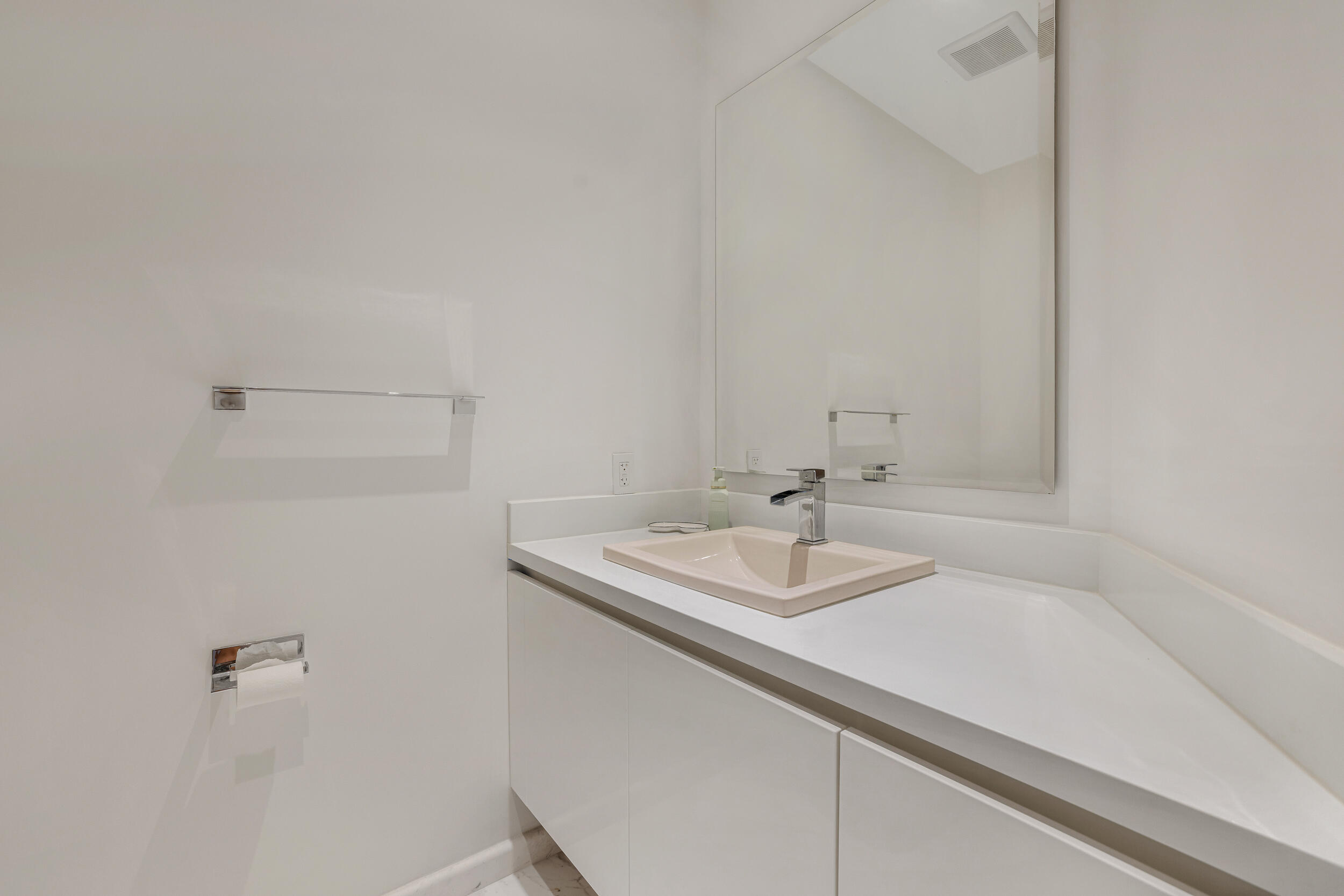 701 N Fort Lauderdale Bch #406 Fort Lauderdale, FL 33304