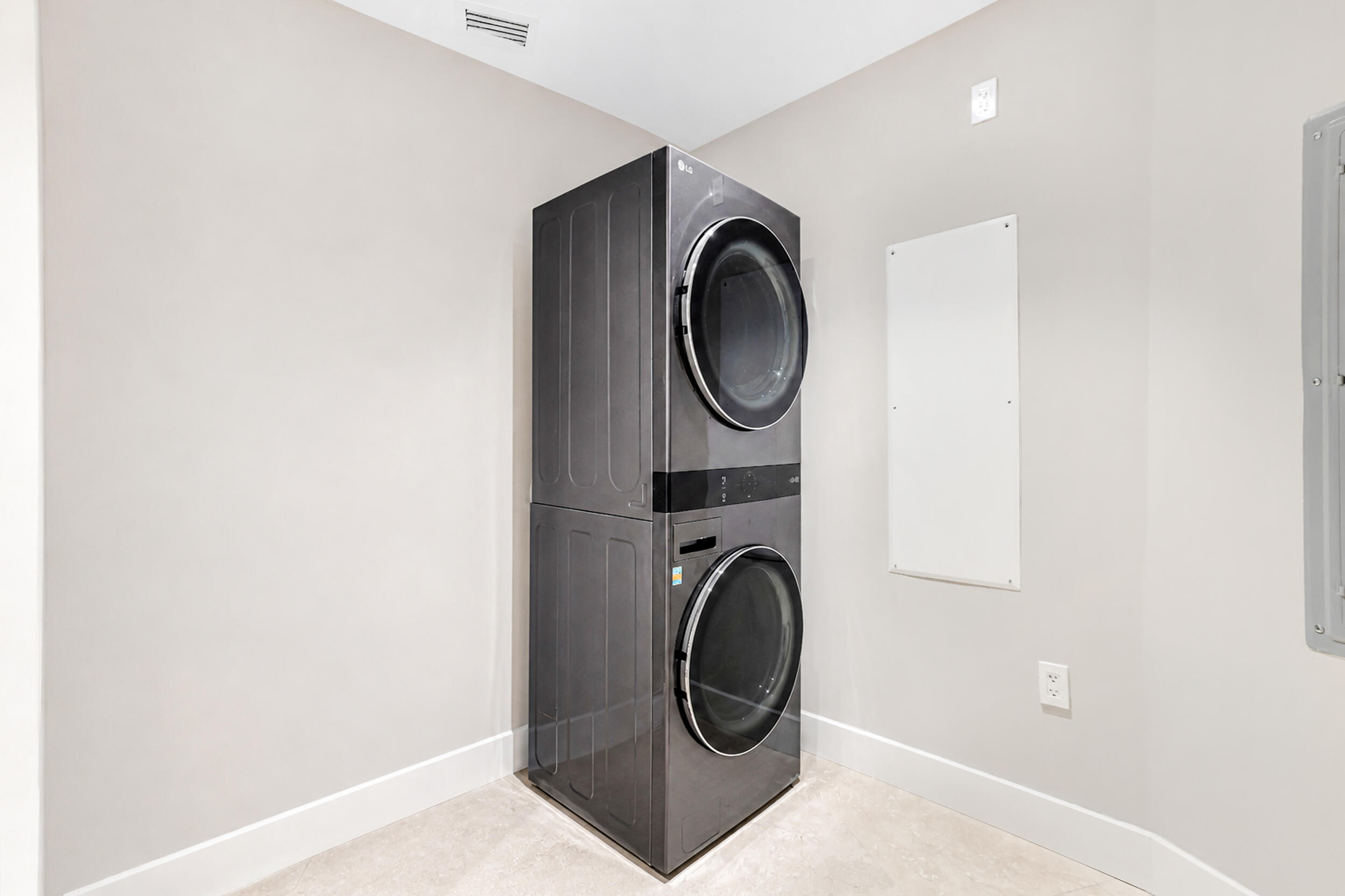 701 N Fort Lauderdale Bch #406 Fort Lauderdale, FL 33304