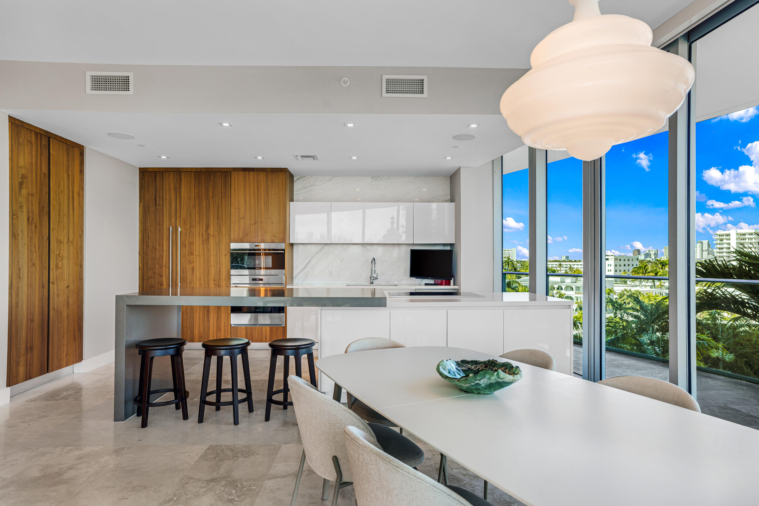 701 N Fort Lauderdale Bch #406 Fort Lauderdale, FL 33304