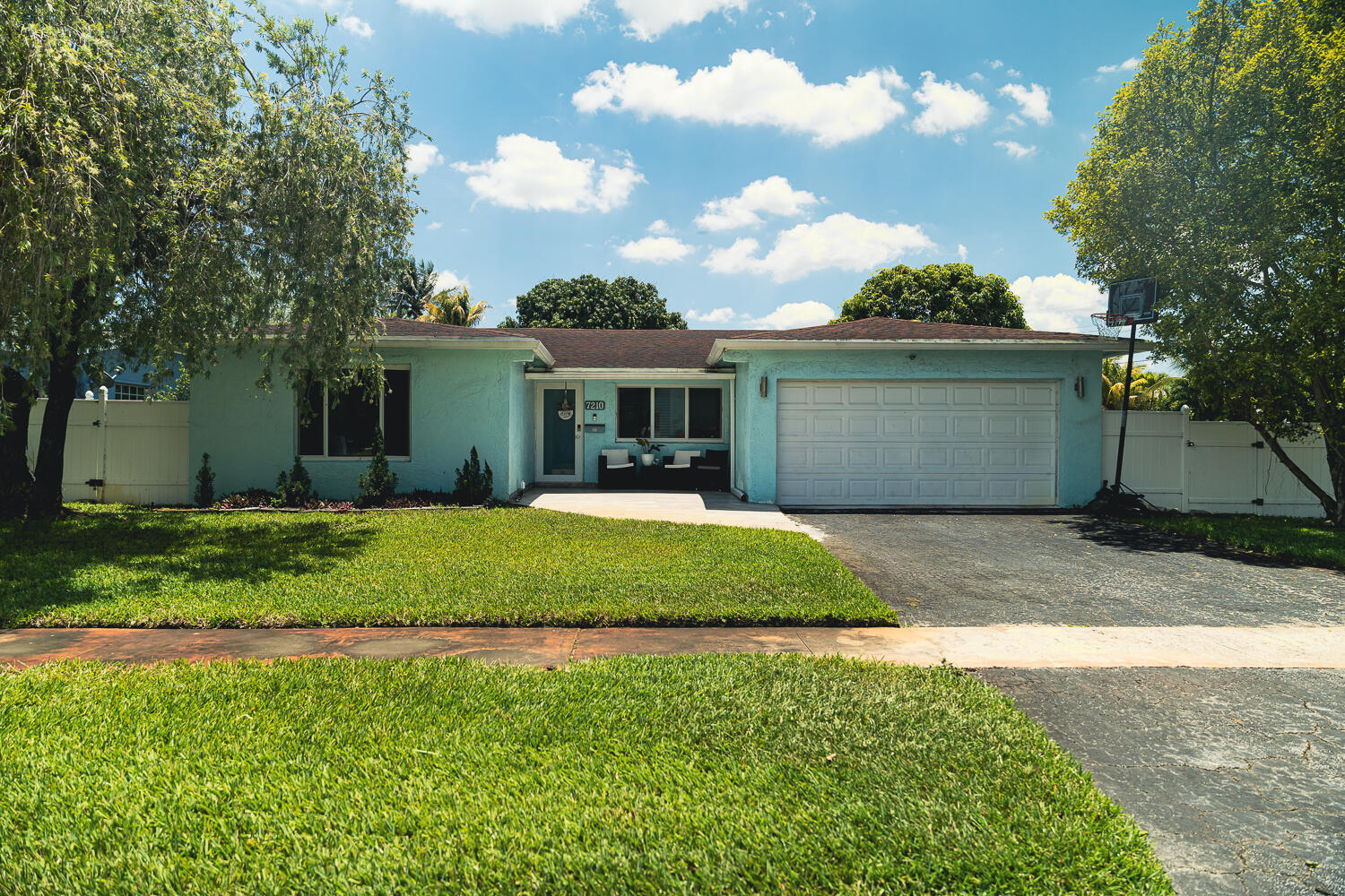 7210 NW 22nd